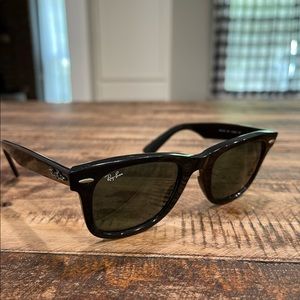 Ray-Ban Wayfarer Sunnies